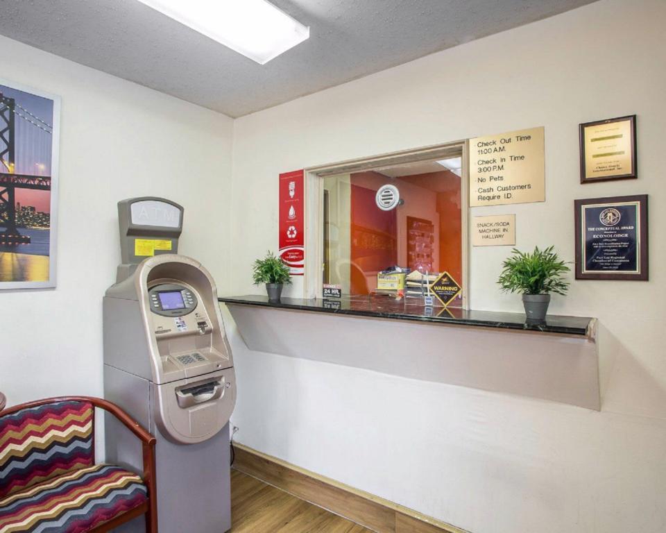 Econo Lodge Форт-Ли Экстерьер фото