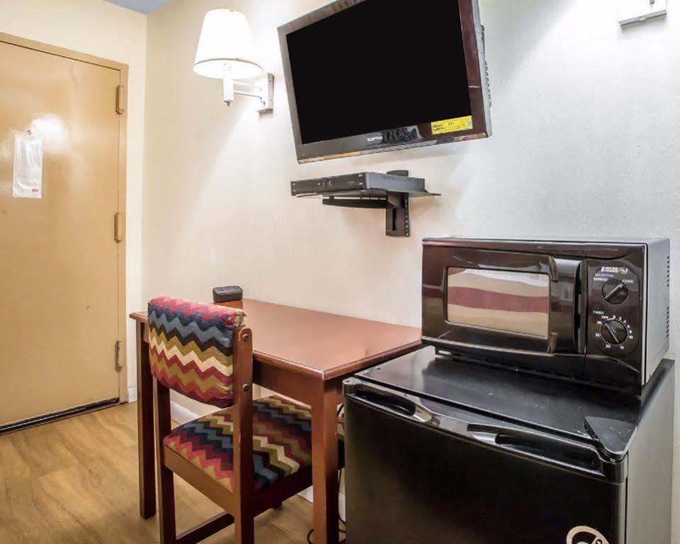 Econo Lodge Форт-Ли Экстерьер фото